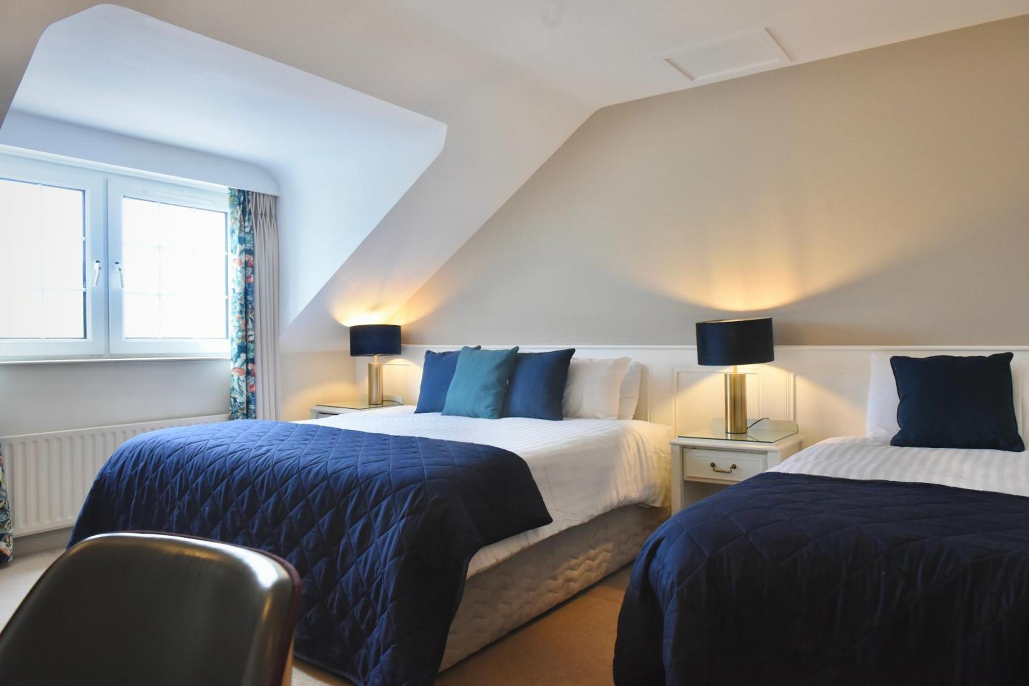 The Lough & Quay Accommodation Town Centre Warrenpoint Exterior photo