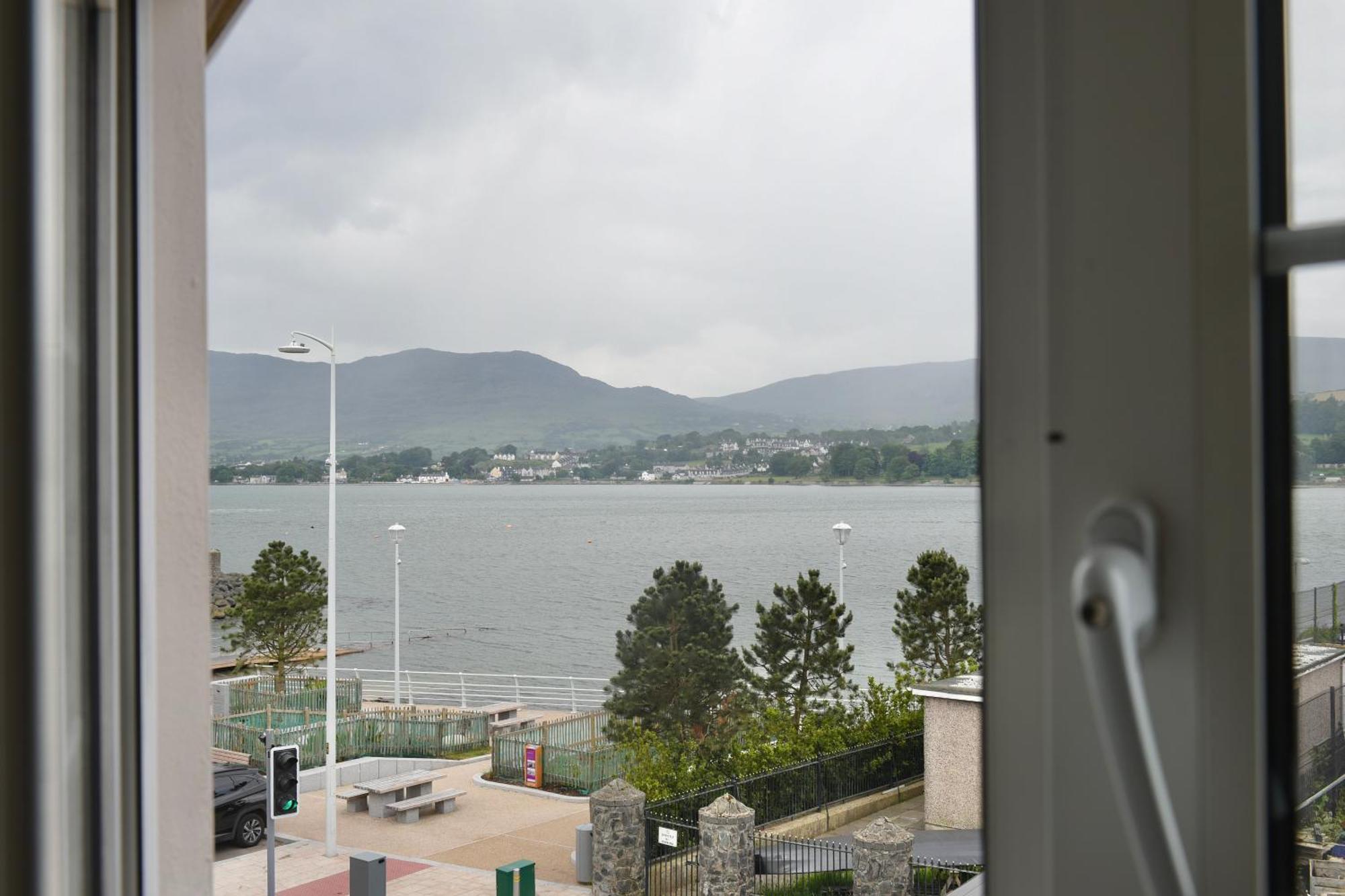 The Lough & Quay Accommodation Town Centre Warrenpoint Exterior photo