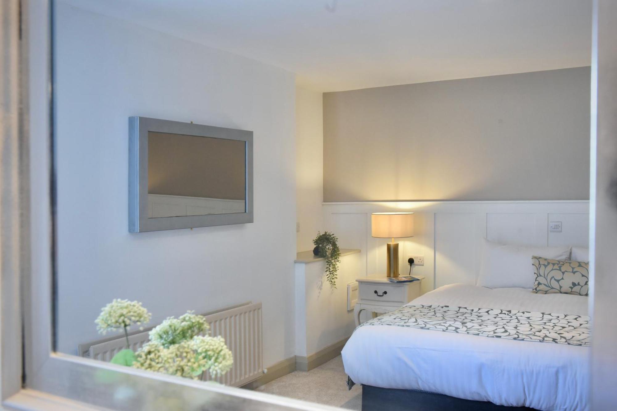 The Lough & Quay Accommodation Town Centre Warrenpoint Exterior photo