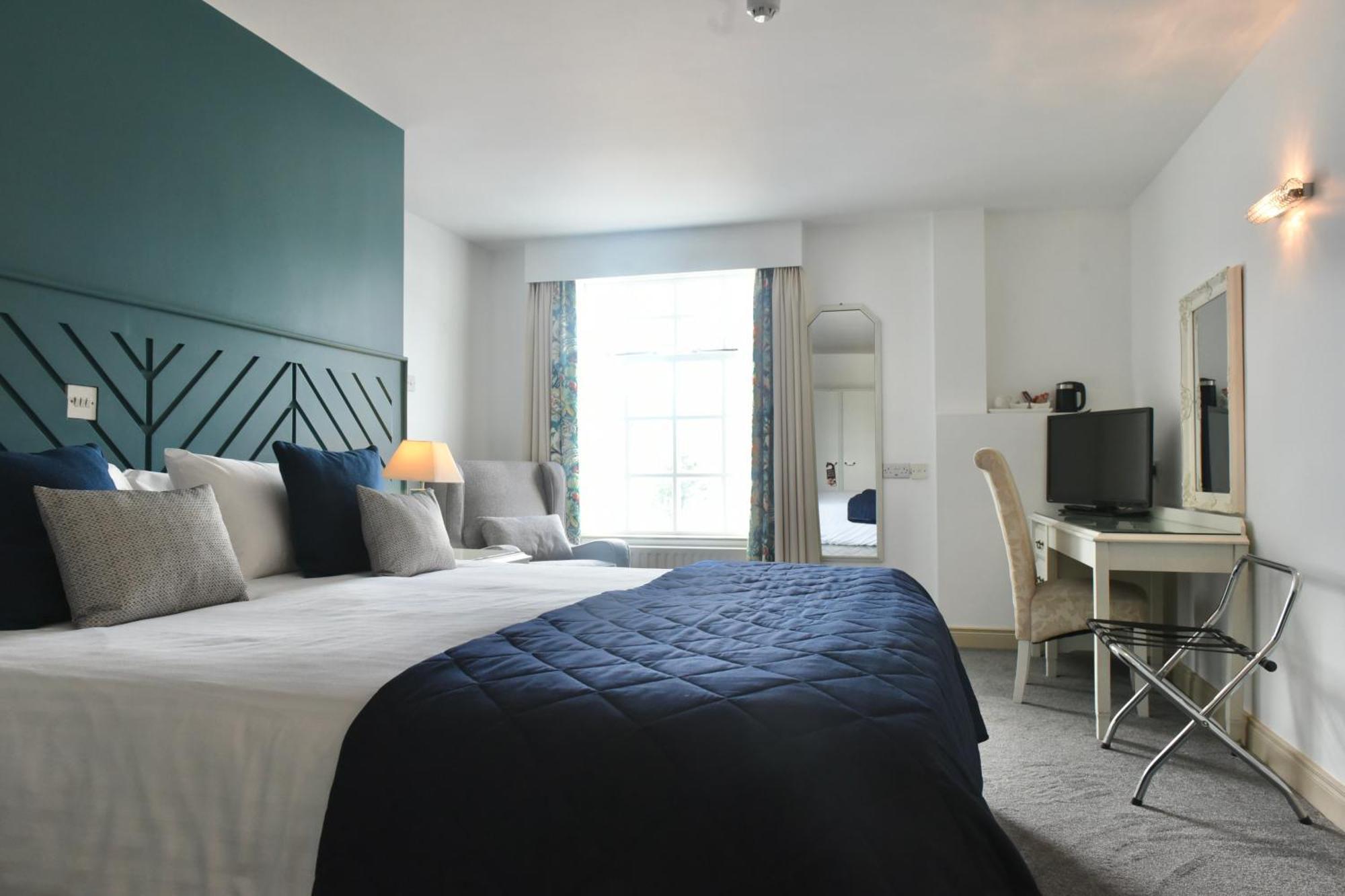The Lough & Quay Accommodation Town Centre Warrenpoint Exterior photo