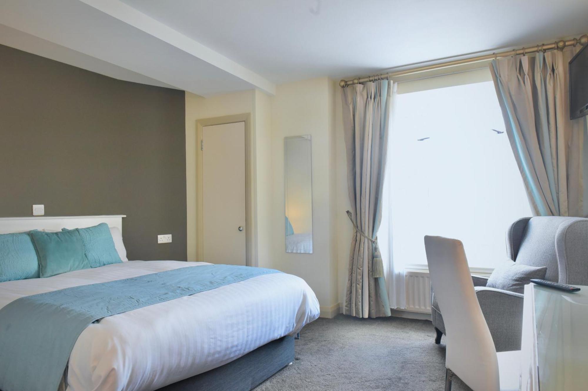 The Lough & Quay Accommodation Town Centre Warrenpoint Exterior photo